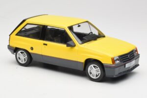 Opel Corsa A SR Gul MCG 1:18 MCG18431 Metal — billede 4 af 6