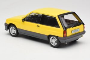 Opel Corsa A SR Gul MCG 1:18 MCG18431 Metal — billede 5 af 6