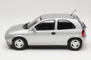 Opel Corsa B Grey Metallic MCG 1:18 MCG18515 Metal — billede 3 af 6