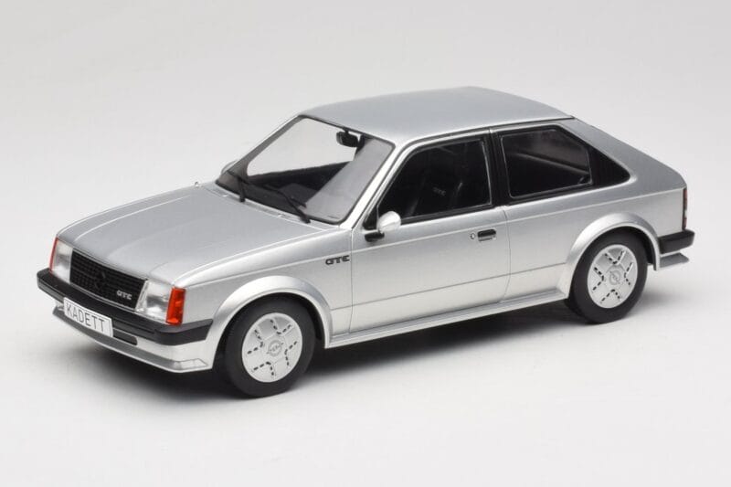 Opel Kadett D GTE Sølv MCG 1:18 MCG18533 Metal