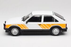 Opel Kadett D SR Hvid med Gul Dekor MCG 1:18 MCG18534 Metal — billede 3 af 6