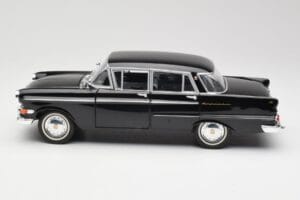 Opel Kapitan P1 Sort Revell 1:18 08822 Metal — billede 4 af 8