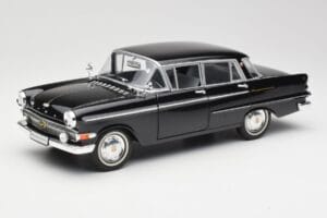 Opel Kapitan P1 Sort Revell 1:18 08822 Metal