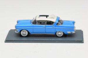 Opel Kapitan P1 Blå NEO 1:43 NEO43940 Resin