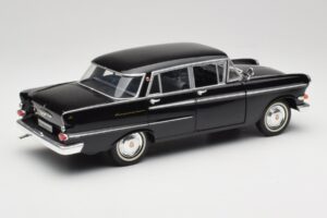 Opel Kapitan P2 Sort Revell 1:18 08821 Metal — billede 3 af 8