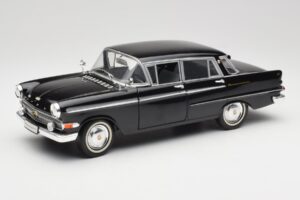 Opel Kapitan P2 Sort Revell 1:18 08821 Metal