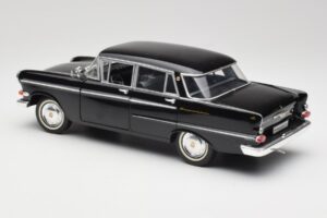 Opel Kapitan P2 Sort Revell 1:18 08821 Metal — billede 7 af 8