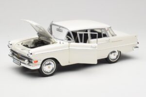Opel Kapitan P2 Hvid Revell 1:18 08821-M1 Metal — billede 2 af 8