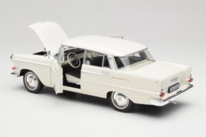 Opel Kapitan P2 Hvid Revell 1:18 08821-M1 Metal — billede 5 af 8