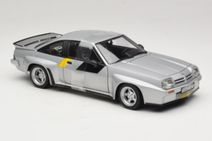 Opel Manta 400 Homologation Sølv Revell 1:18 8491 Metal — billede 4 af 6