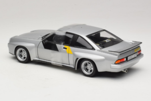 Opel Manta 400 Homologation Sølv Revell 1:18 8491 Metal — billede 5 af 6