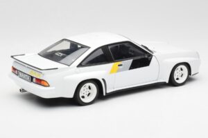 Opel Manta 400 Homologation Hvid Revell 1:18 8819 Metal — billede 3 af 8