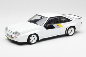 Opel Manta 400 Homologation Hvid Revell 1:18 8819 Metal
