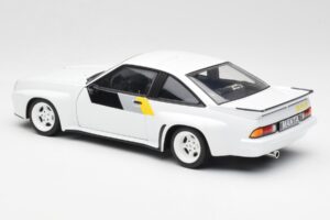 Opel Manta 400 Homologation Hvid Revell 1:18 8819 Metal — billede 7 af 8