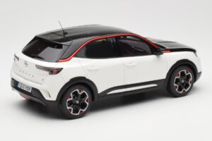 Opel Mokka-E GS Line Jada Hvid Otto 1:18 OT1045 Resin — billede 2 af 6