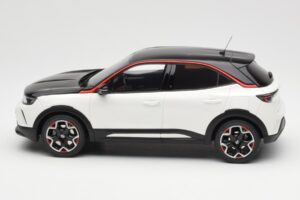Opel Mokka-E GS Line Jada Hvid Otto 1:18 OT1045 Resin — billede 3 af 6