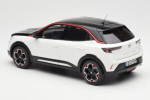 Opel Mokka-E GS Line Jada Hvid Otto 1:18 OT1045 Resin — billede 5 af 6