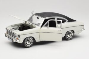 Opel Olympia A Coupe Hvid Sort Revell 1:18 8446 Metal — billede 2 af 8