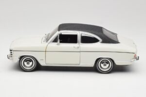 Opel Olympia A Coupe Hvid Sort Revell 1:18 8446 Metal — billede 4 af 8