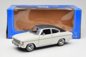 Opel Olympia A Coupe Hvid Sort Revell 1:18 8446 Metal — billede 8 af 8