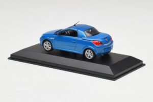 Opel Tigra Twin Top Blå Minichamps 1:43 919084 Metal — billede 3 af 4