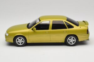 Opel Vectra A 2000 16V Gul MCG 1:18 MCG18463 Metal — billede 3 af 6