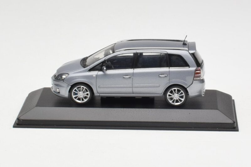 Opel Zafira A OPC Light Blue Metallic Minichamps 1:43 Opel Zafira A OPC Light Blue Metallic Minichamps 1:43 ZAFIRA001 Metal