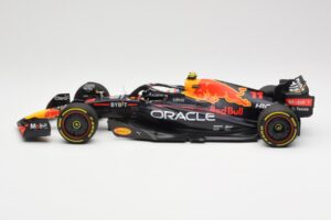 Oracle Red Bull Racing RB18 #11 S. Perez Miami GP 2022 Minichamps 1:18 110220511 Metal — billede 3 af 6