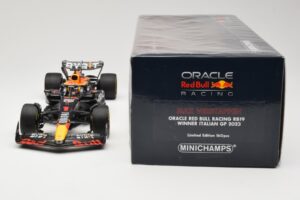 Oracle Red Bull Racing RB19 #1 M. Verstappen Winner Italian GP 2023 Minichamps 1:18 110231501 Metal — billede 6 af 6