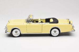 Packard Caribbean Cabriolet Gul Road Signature 1:18 92798 Metal — billede 4 af 8