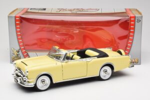 Packard Caribbean Cabriolet Gul Road Signature 1:18 92798 Metal — billede 8 af 8