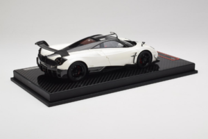 Pagani Huayra BC White Metallic Yy Model 1:18 REMC025 Resin — billede 3 af 7