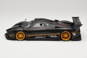 Pagani Zonda R Revolucion Carbon Fiber AUTOart 1:18 78261 Metal — billede 4 af 8