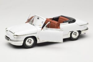 Panhard PL17 Cabriolet Hvid Solido 1:18 8174 Metal — billede 2 af 8