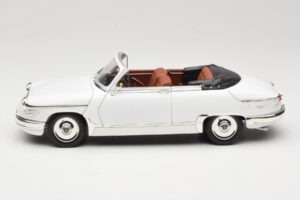 Panhard PL17 Cabriolet Hvid Solido 1:18 8174 Metal — billede 4 af 8