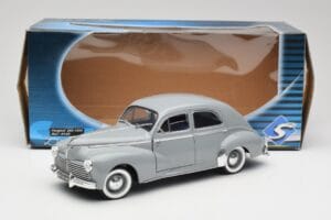 Peugeot 203 Gris Clair Solido 1:18 8145 Metal — billede 8 af 8