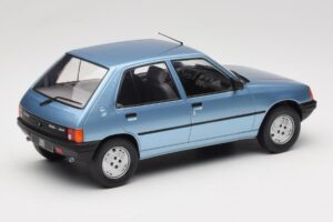 Peugeot 205 Blå MCG 1:18 MCG18491 Metal — billede 2 af 6