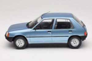 Peugeot 205 Blå MCG 1:18 MCG18491 Metal — billede 3 af 6