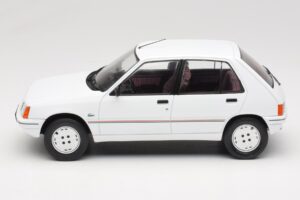 Peugeot 205 Hvid MCG 1:18 MCG18493 Metal — billede 3 af 6
