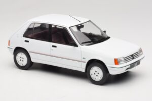 Peugeot 205 Hvid MCG 1:18 MCG18493 Metal — billede 4 af 6