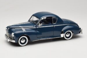 Peugeot 302 Coupe Blå Solido 1:18 8168 Metal