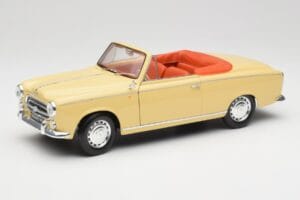 Peugeot 403 Cabriolet Sandgul Solido 1:18 8165 Metal