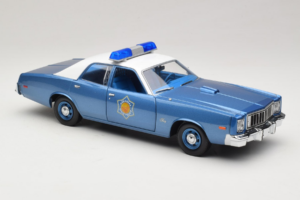 Plymouth Fury Police Pursuit Smokey and the Bandit GreenLight 1:18 19044 Metal — billede 6 af 8