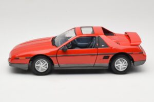 Pontiac Fiero GT Rød Road Signature 1:18 92588 Metal — billede 4 af 8