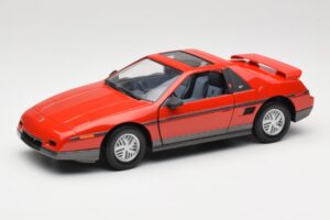 Pontiac Fiero GT Rød Road Signature 1:18 92588 Metal