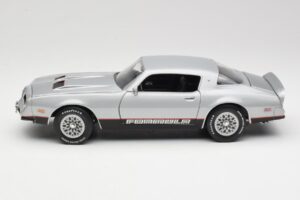 Pontiac Firebird Formula Sølv ERTL 1:18 33514 Metal — billede 4 af 8