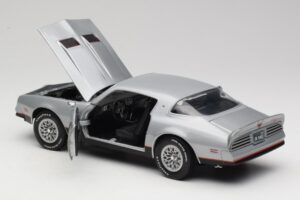 Pontiac Firebird Formula Sølv ERTL 1:18 33514 Metal — billede 5 af 8