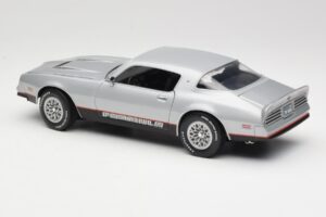 Pontiac Firebird Formula Sølv ERTL 1:18 33514 Metal — billede 7 af 8