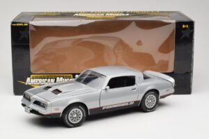 Pontiac Firebird Formula Sølv ERTL 1:18 33514 Metal — billede 8 af 8