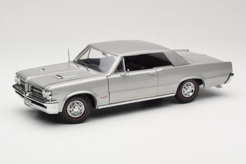 Pontiac GTO Sølv Sun Star 1:18 1821 Metal
